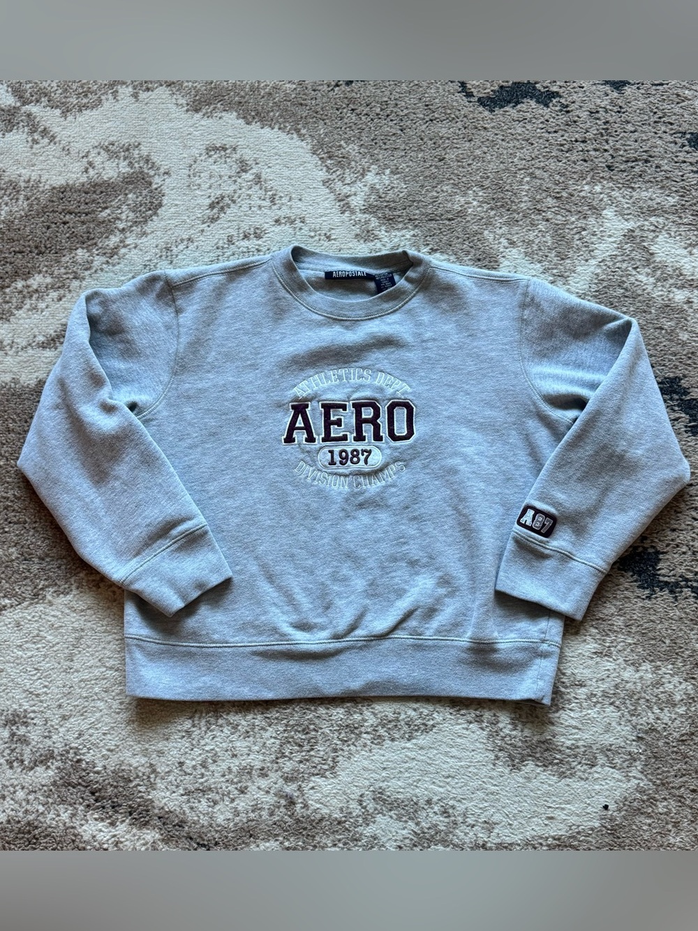 Women’s Aero Graphic Crewneck Size Medium